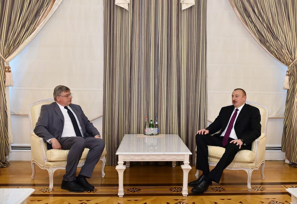 Prezident İlham Əliyev Avropa Mühafizəkarlar və Reformistlər Qrupunun Azərbaycanda seçki müşahidə missiyasının rəhbərini qəbul edib (FOTO) (YENİLƏNİB-2)