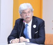 İtaliyalı müşahidəçilər: Azərbaycanda prezident seçkilərində KİV-lərin işi üçün bütün şərait yaradılmışdı (FOTO)