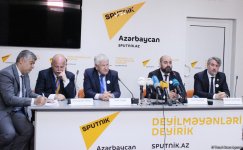 İtaliyalı müşahidəçilər: Azərbaycanda prezident seçkilərində KİV-lərin işi üçün bütün şərait yaradılmışdı (FOTO)