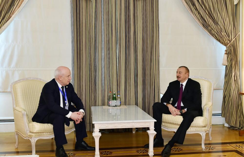 Prezident İlham Əliyev MDB İcraiyyə Komitəsi sədrinin başçılıq etdiyi nümayəndə heyətini qəbul edib (FOTO) (YENİLƏNİB)