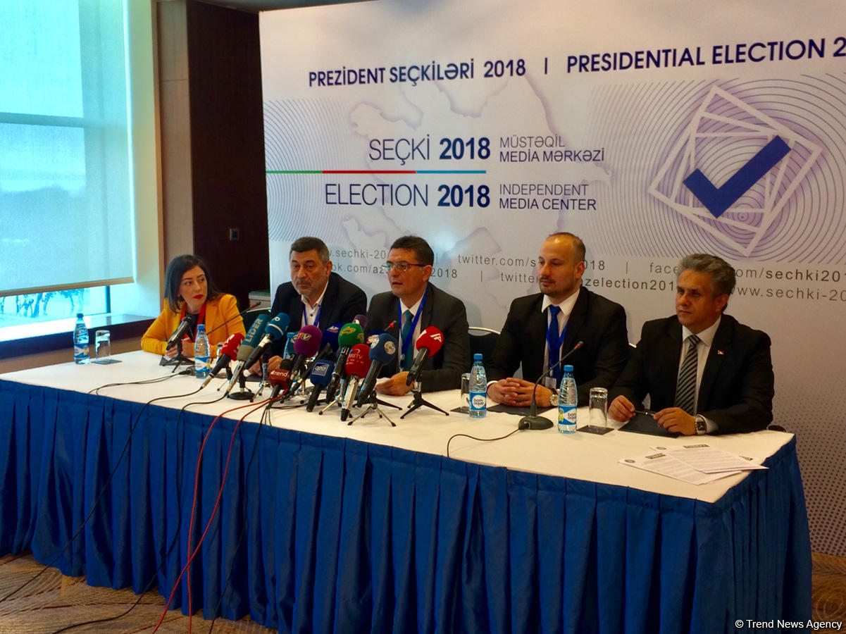 Serbiya parlamentinin vitse-spikeri: Azərbaycanda prezident seçkiləri bayram mühitində keçdi