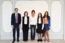 Birinci vitse-prezident Mehriban Əliyeva gənc ixtiraçılarla görüşüb (FOTO)