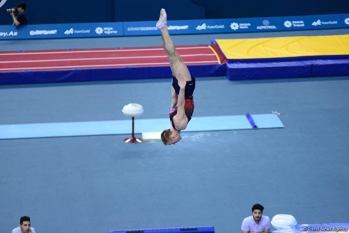 Bakıda batut gimnastikası və tamblinq üzrə Avropa çempionatında əsrarəngiz çıxışların FOTOLARI