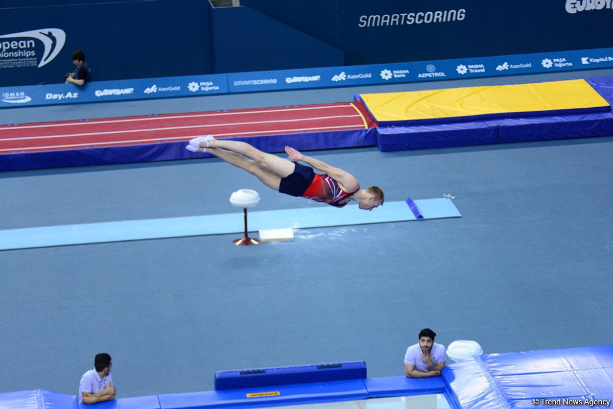 Bakıda batut gimnastikası və tamblinq üzrə Avropa çempionatında əsrarəngiz çıxışların FOTOLARI