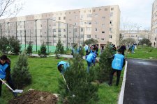 Leyla Əliyeva “Bizim həyət” layihəsi çərçivəsində abadlaşdırılan növbəti həyətin açılışında iştirak edib (FOTO)