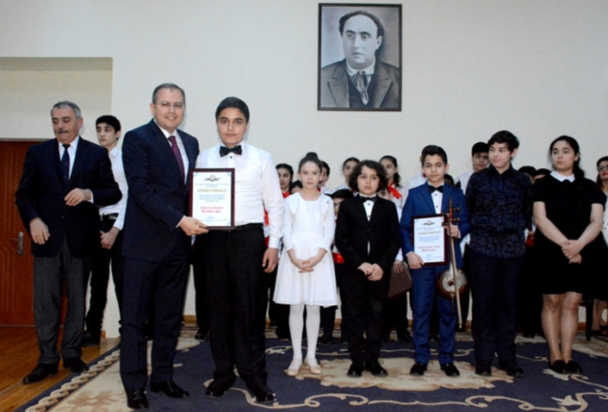 Xalq Cümhuriyyətinin 100 illiyinə həsr olunmuş konsert keçirilib (FOTO)