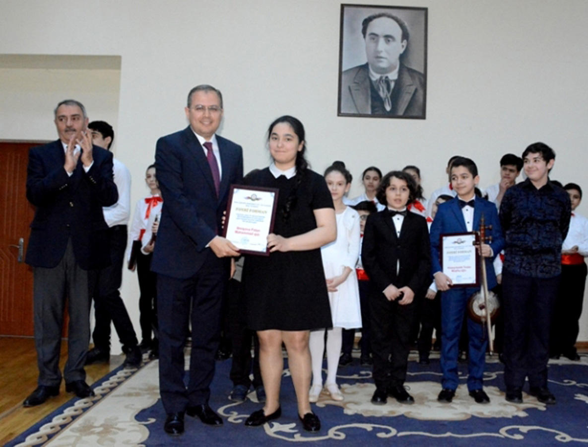 Xalq Cümhuriyyətinin 100 illiyinə həsr olunmuş konsert keçirilib (FOTO)