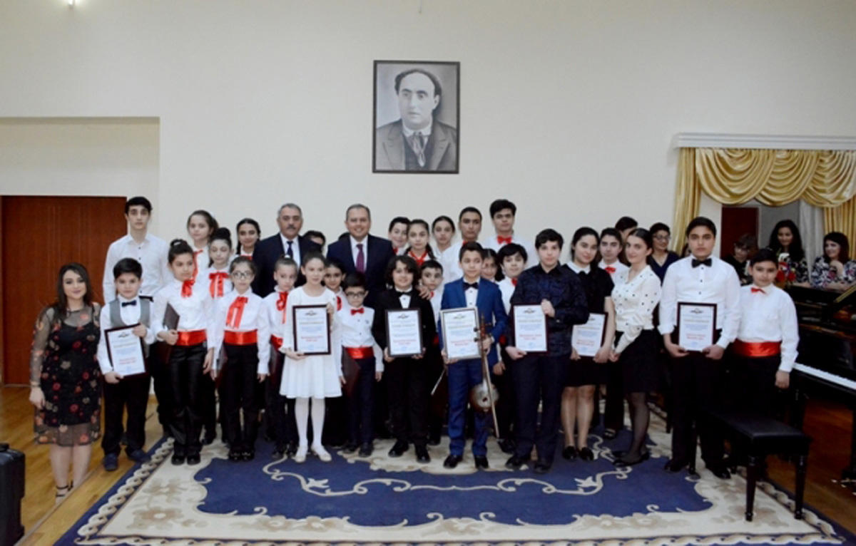 Xalq Cümhuriyyətinin 100 illiyinə həsr olunmuş konsert keçirilib (FOTO)