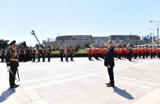Prezident İlham Əliyev və ailə üzvləri Dövlət Bayrağı Meydanında olublar (FOTO)