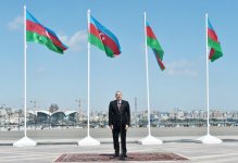 Prezident İlham Əliyev və ailə üzvləri Dövlət Bayrağı Meydanında olublar (FOTO)