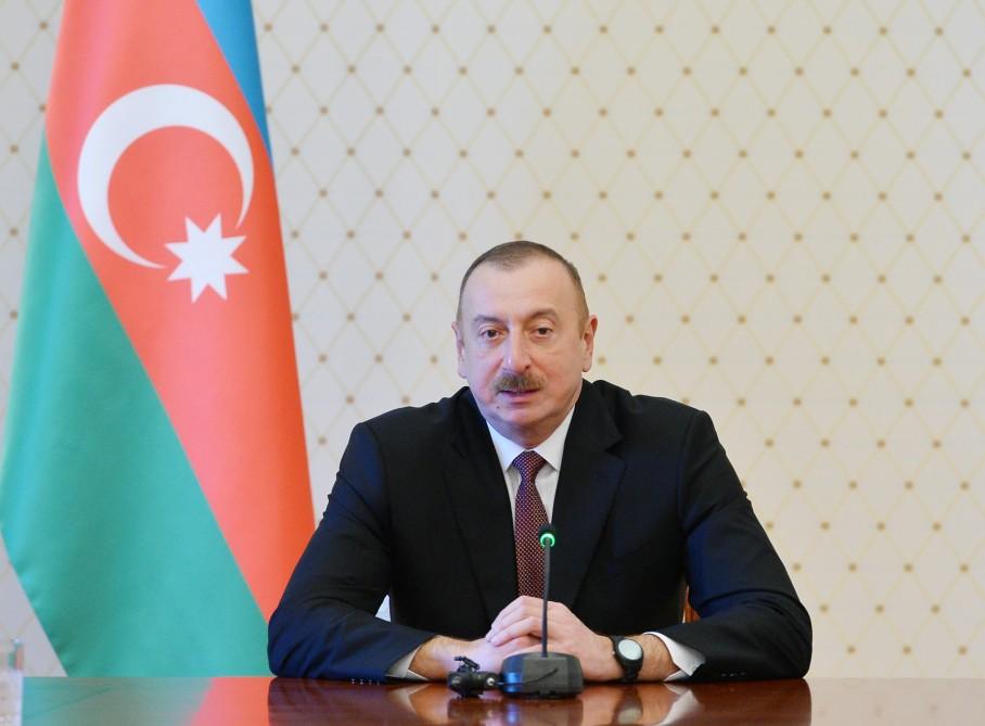 Prezident İlham Əliyev İƏT Gənclər və İdman Nazirləri Konfransının 4-cü sessiyasında iştirak edən gənclər və idman nazirləri ilə görüşüb (FOTO) (YENİLƏNİB)