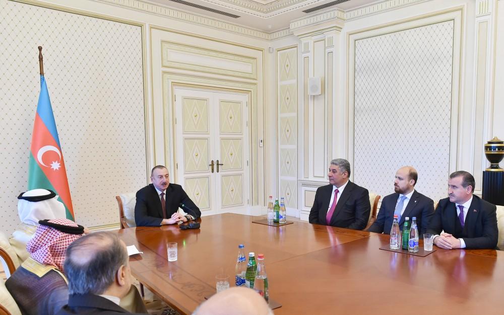 Prezident İlham Əliyev İƏT Gənclər və İdman Nazirləri Konfransının 4-cü sessiyasında iştirak edən gənclər və idman nazirləri ilə görüşüb (FOTO) (YENİLƏNİB)