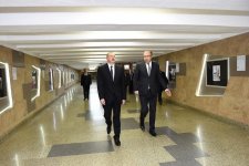 Prezident İlham Əliyev paytaxta gətirilən yeni metro qatarlarında yaradılan şəraitlə tanış olub (FOTO) (YENİLƏNİB)