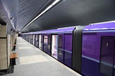 Prezident İlham Əliyev paytaxta gətirilən yeni metro qatarlarında yaradılan şəraitlə tanış olub (FOTO) (YENİLƏNİB)