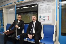 Prezident İlham Əliyev paytaxta gətirilən yeni metro qatarlarında yaradılan şəraitlə tanış olub (FOTO) (YENİLƏNİB)