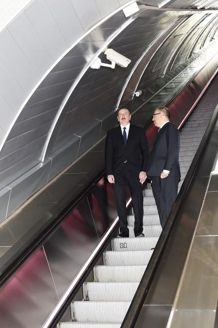 Prezident İlham Əliyev paytaxta gətirilən yeni metro qatarlarında yaradılan şəraitlə tanış olub (FOTO) (YENİLƏNİB)