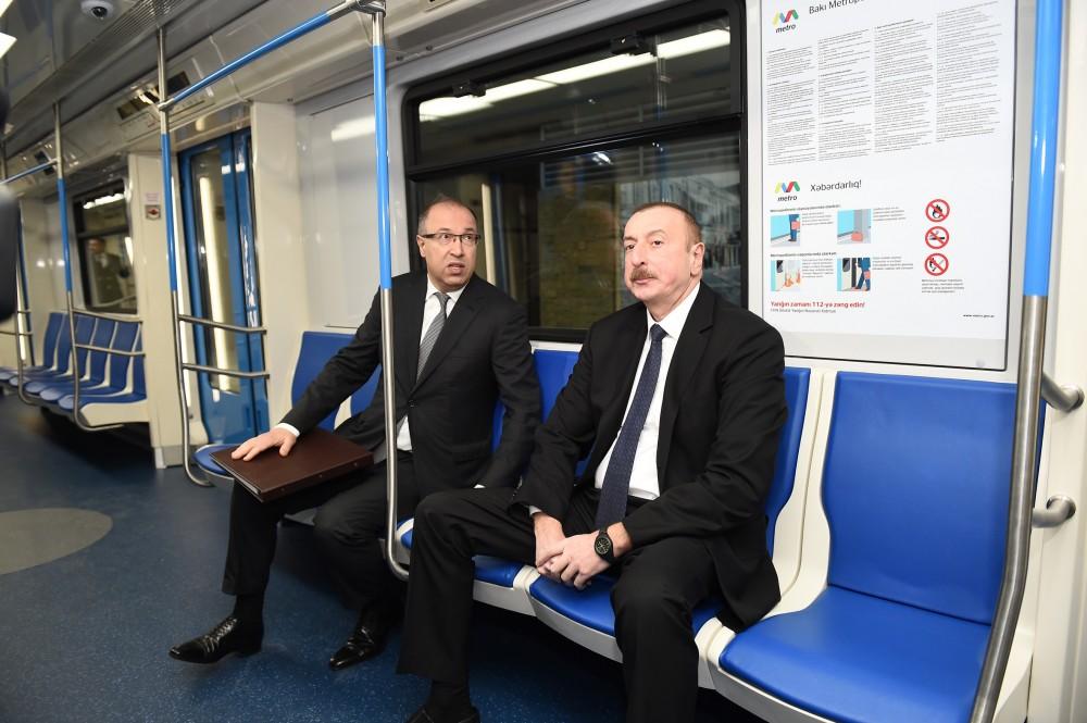 Prezident İlham Əliyev paytaxta gətirilən yeni metro qatarlarında yaradılan şəraitlə tanış olub (FOTO) (YENİLƏNİB)