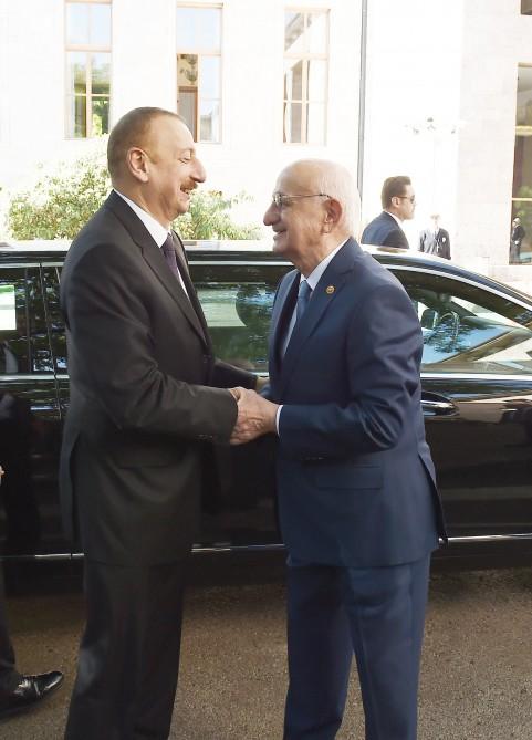 Prezident İlham Əliyev Türkiyə Böyük Millət Məclisinin sədri ilə görüşüb (YENİLƏNİB) (FOTO)