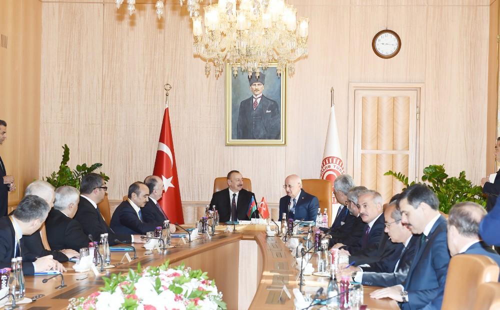Prezident İlham Əliyev Türkiyə Böyük Millət Məclisinin sədri ilə görüşüb (YENİLƏNİB) (FOTO)