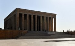 Prezident İlham Əliyev Ankarada Anıtqəbiri ziyarət edib (FOTO)