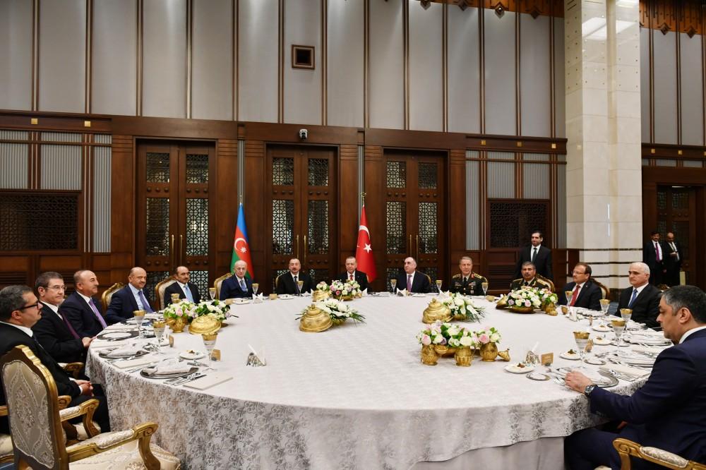 Rəcəb Tayyib Ərdoğanın adından Prezident İlham Əliyevin şərəfinə rəsmi nahar verilib (FOTO)