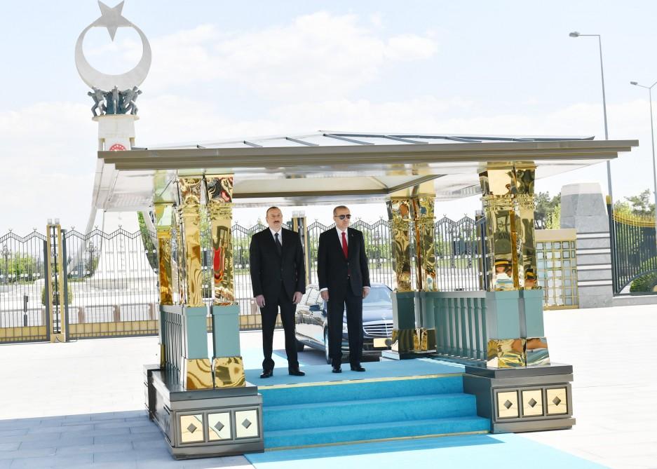 Prezident İlham Əliyevin Ankarada rəsmi qarşılanma mərasimi olub (FOTO)