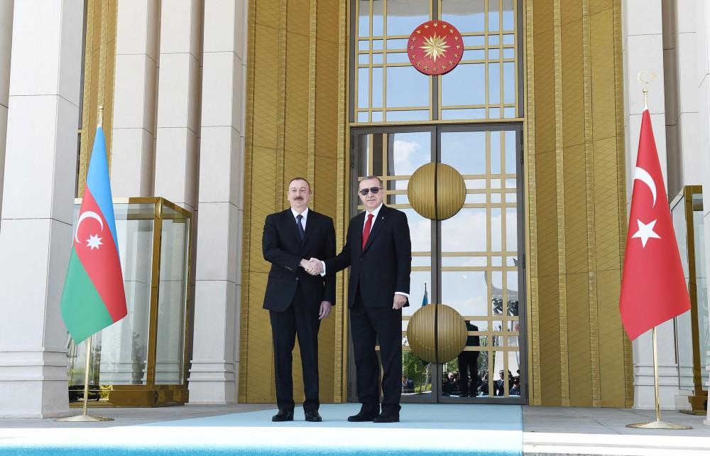 Prezident İlham Əliyevin Ankarada rəsmi qarşılanma mərasimi olub (FOTO)