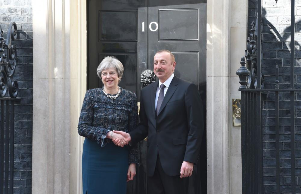 Azərbaycan Prezidenti İlham Əliyevin və Böyük Britaniyanın Baş naziri Tereza Meyin görüşü olub (FOTO) (YENİLƏNİB-2)