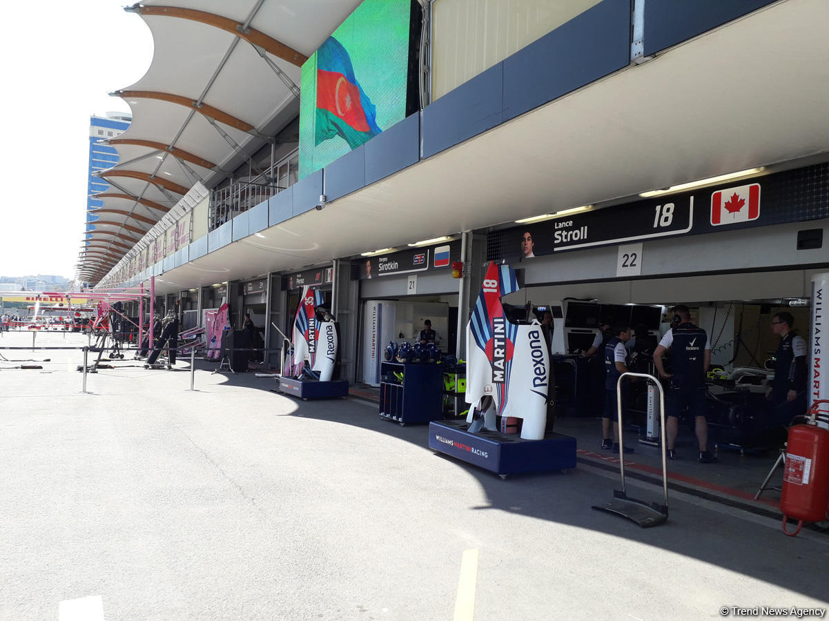 Bakıda Formula 1 bolidlərinin son hazırlıqları (FOTO)
