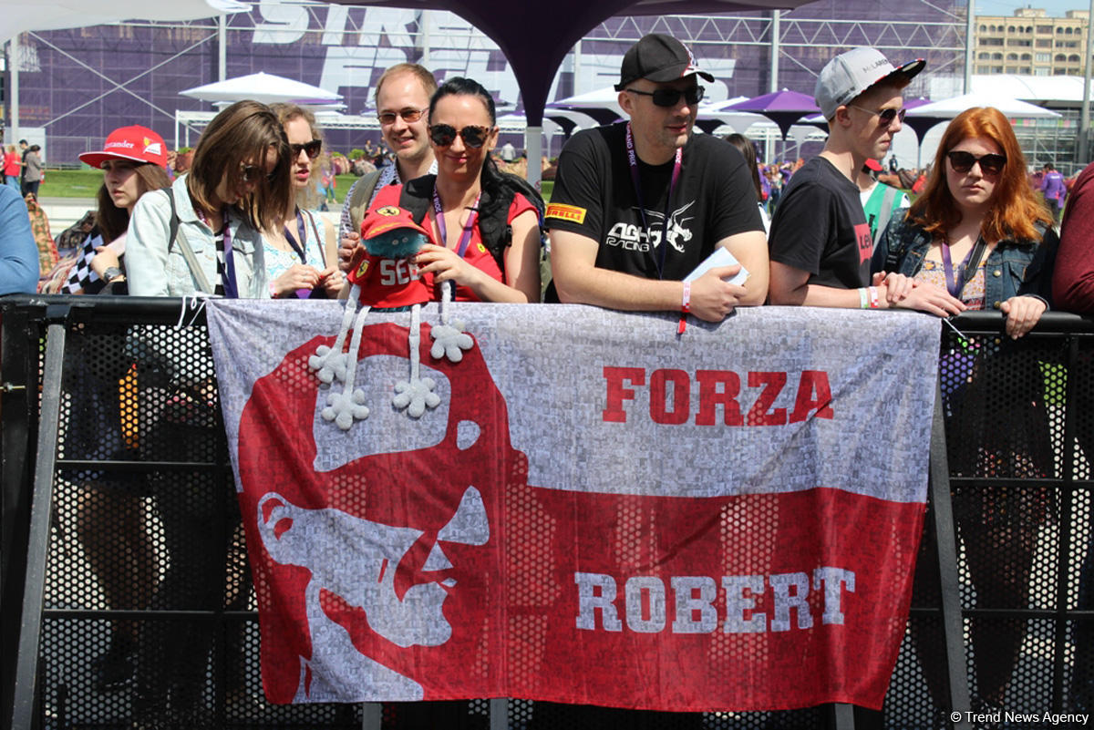 Bakıda Formula 1 yarışları başladı (FOTO)