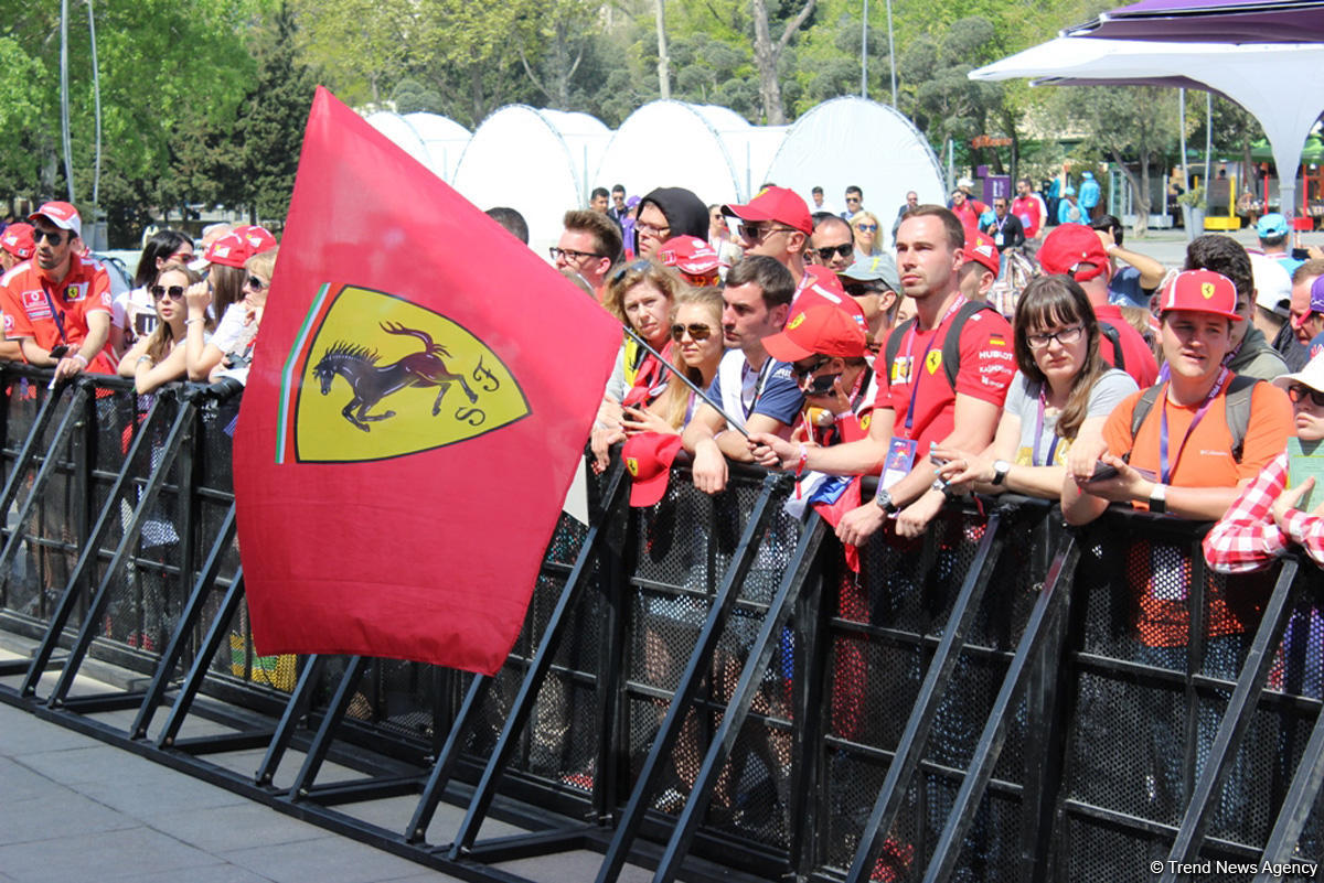 Bakıda Formula 1 yarışları başladı (FOTO)