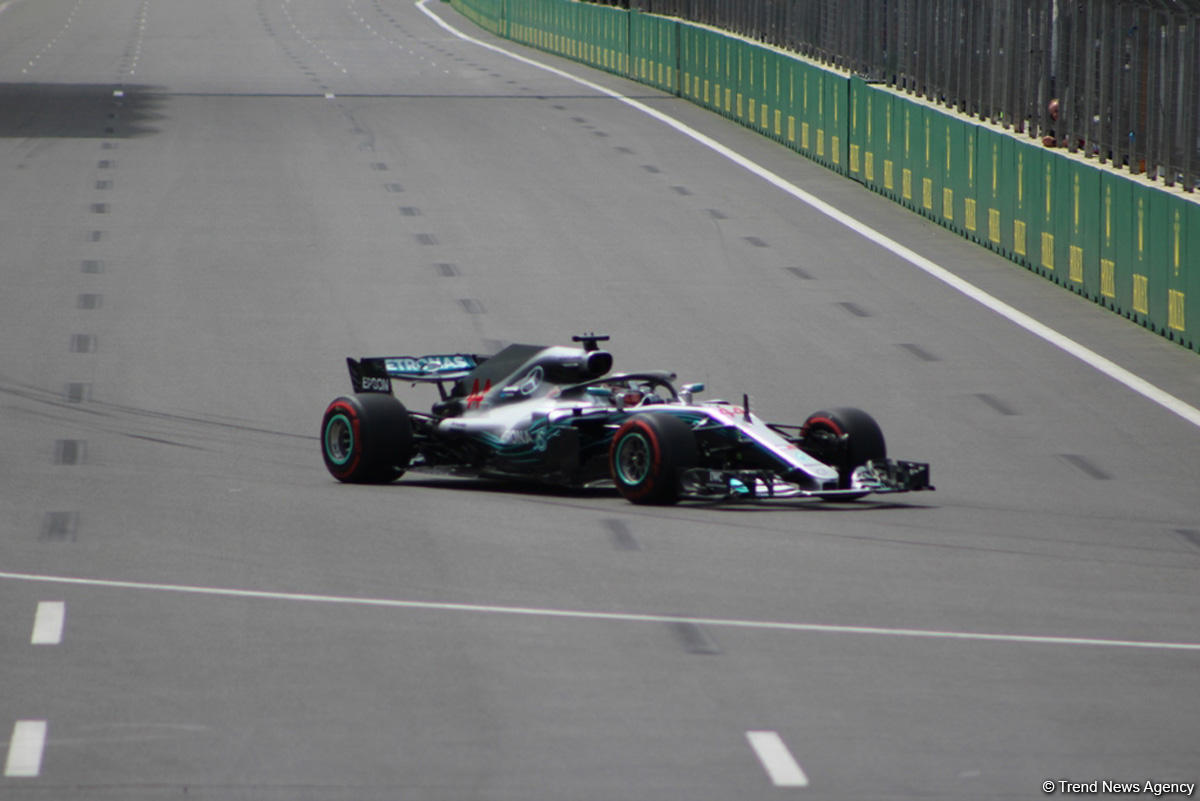 Bakıda Formula 1 yarışları başladı (FOTO)