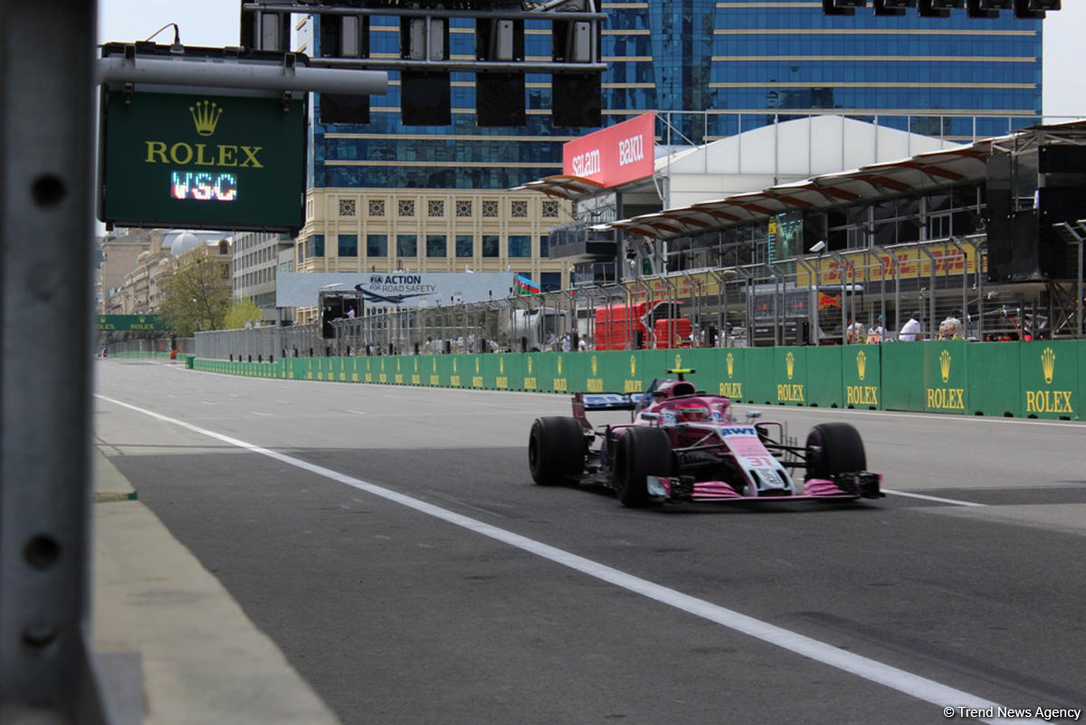 Bakıda Formula 1 yarışları başladı (FOTO)