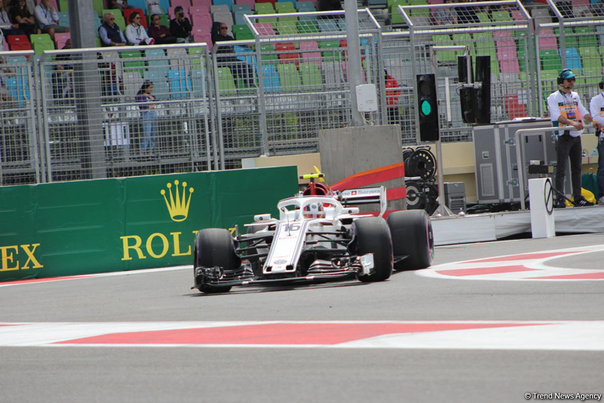 Bakıda Formula 1 yarışları başladı (FOTO)