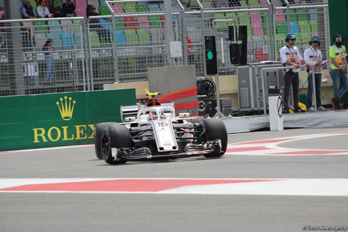 Bakıda Formula 1 yarışları başladı (FOTO)