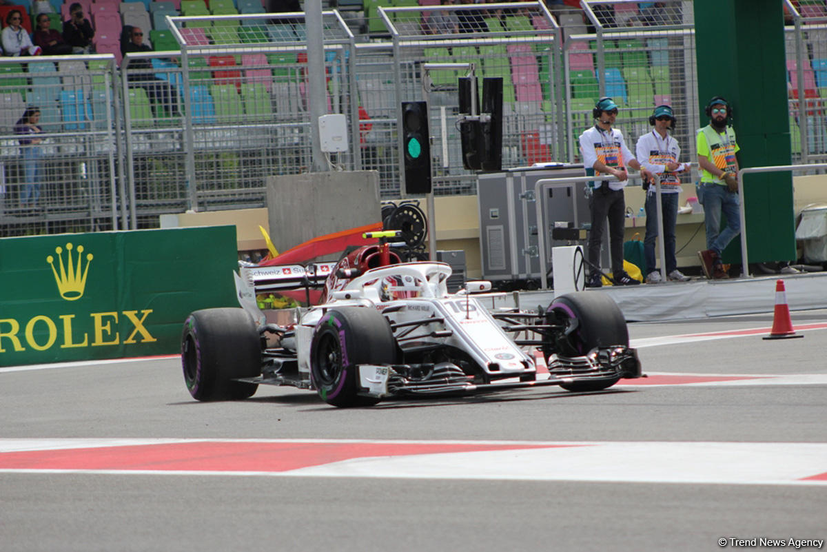 Bakıda Formula 1 yarışları başladı (FOTO)