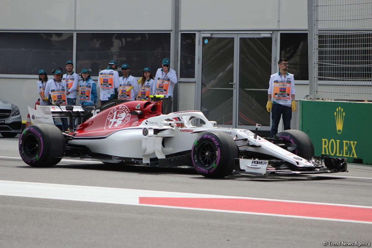 Bakıda Formula 1 yarışları başladı (FOTO)