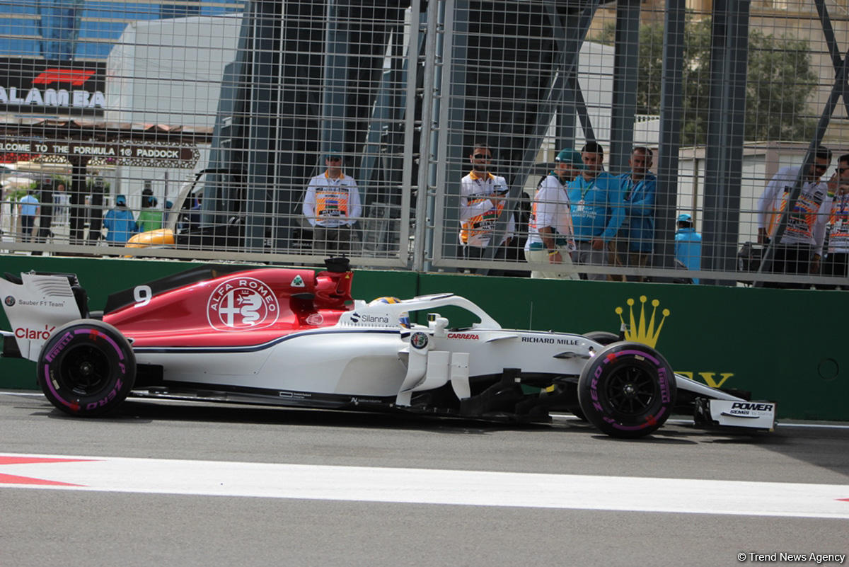 Bakıda Formula 1 yarışları başladı (FOTO)