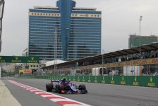 Bakıda Formula 1 pilotlarının sərbəst yürüşü başa çatdı (YENİLƏNİB) (FOTO)