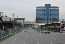 Bakıda Formula 1 pilotlarının sərbəst yürüşü başa çatdı (YENİLƏNİB) (FOTO)