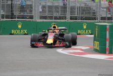 Bakıda Formula 1 pilotlarının sərbəst yürüşü başa çatdı (YENİLƏNİB) (FOTO)