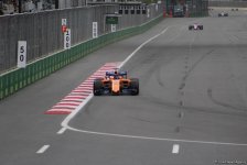 Bakıda Formula 1 pilotlarının sərbəst yürüşü başa çatdı (YENİLƏNİB) (FOTO)