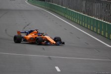 Bakıda Formula 1 pilotlarının sərbəst yürüşü başa çatdı (YENİLƏNİB) (FOTO)