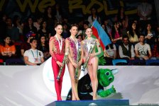 Bədii gimnastika üzrə Dünya Kubokunda gimnastların mükafatlandırılması mərasimi keçirilib (FOTO)