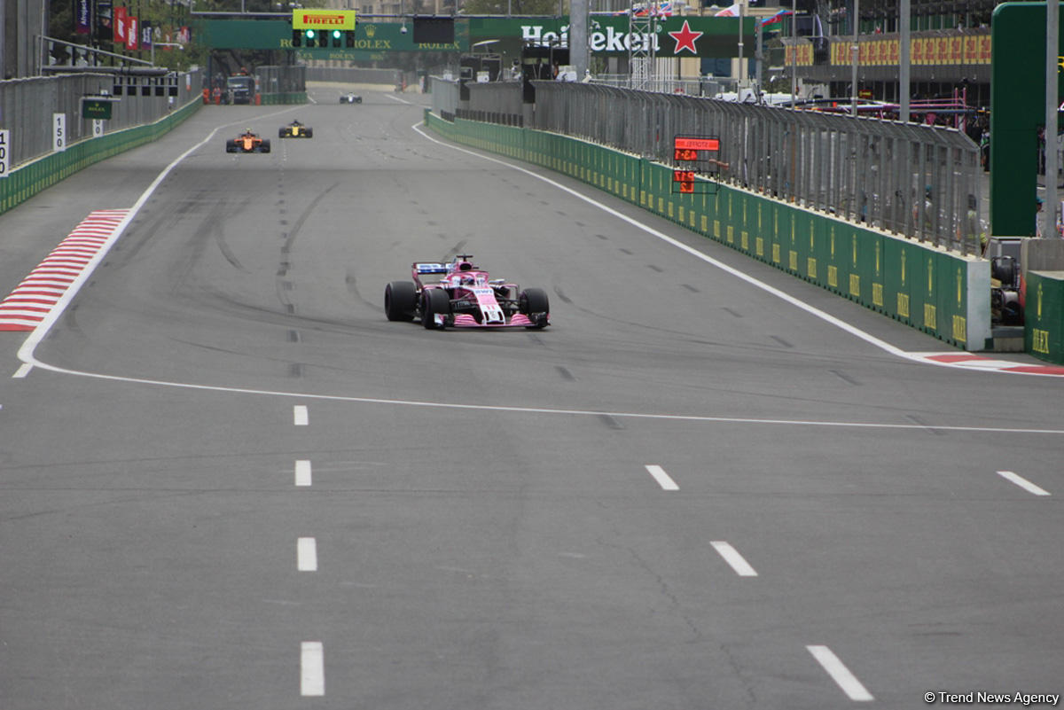 Bakıda Formula 1 pilotlarının sərbəst yürüşü başa çatdı (YENİLƏNİB) (FOTO)