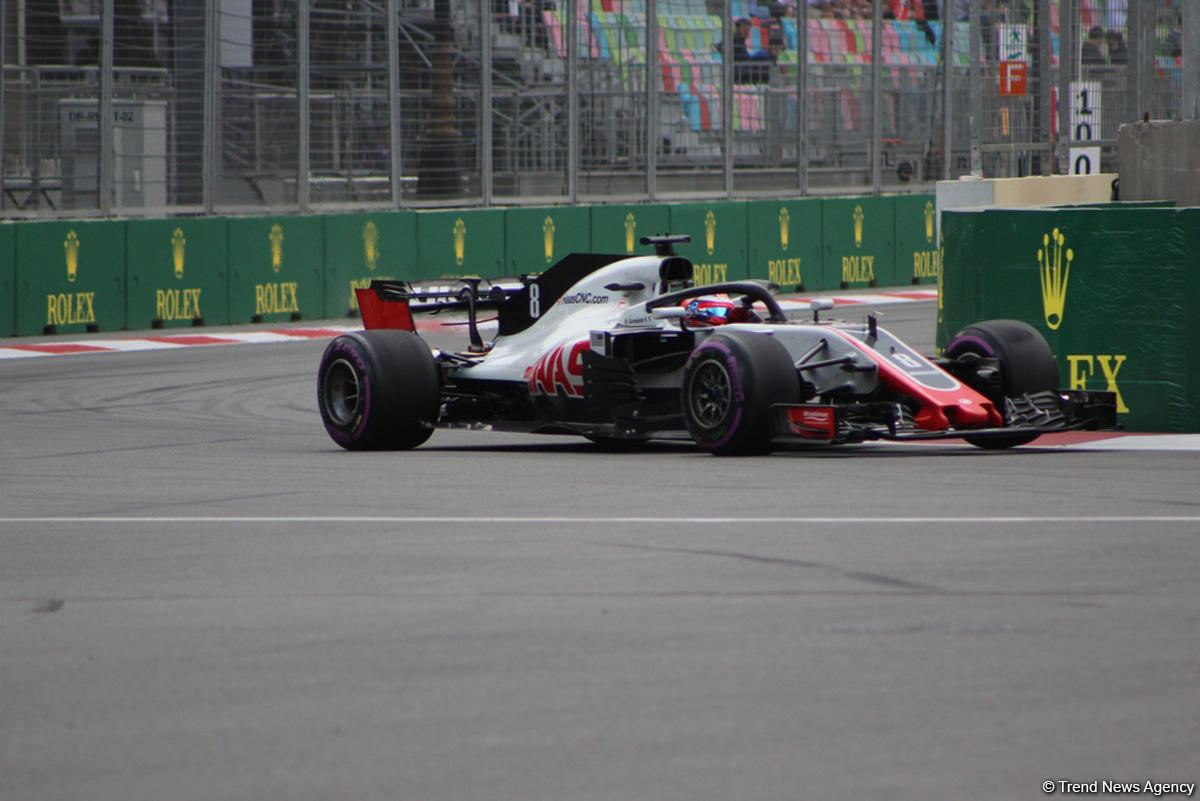 Bakıda Formula 1 pilotlarının sərbəst yürüşü başa çatdı (YENİLƏNİB) (FOTO)