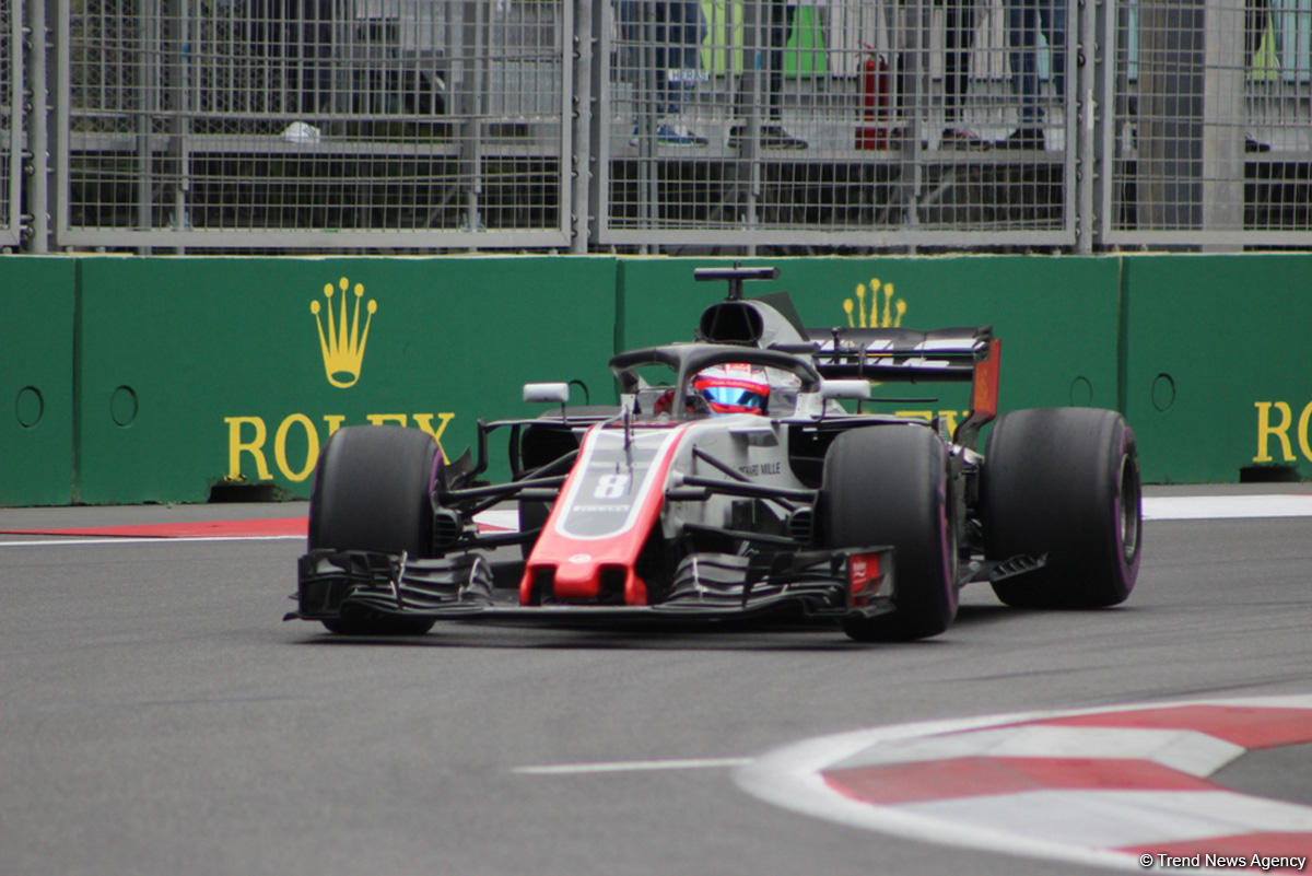 Bakıda Formula 1 pilotlarının sərbəst yürüşü başa çatdı (YENİLƏNİB) (FOTO)