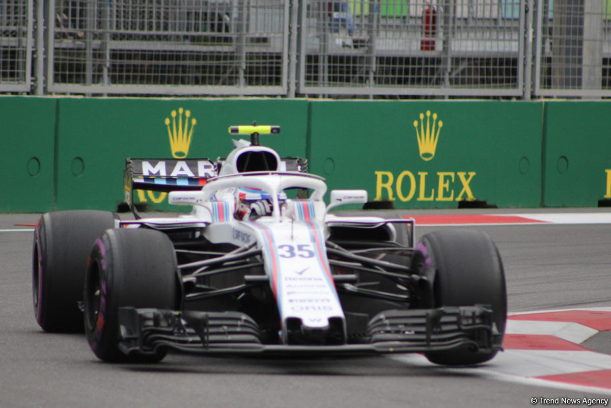 Bakıda Formula 1 pilotlarının sərbəst yürüşü başa çatdı (YENİLƏNİB) (FOTO)