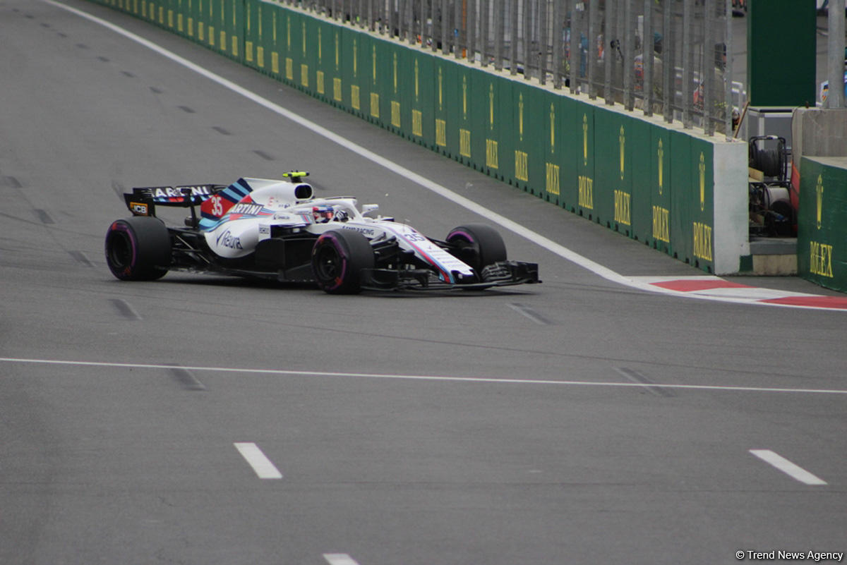 Bakıda Formula 1 pilotlarının sərbəst yürüşü başa çatdı (YENİLƏNİB) (FOTO)