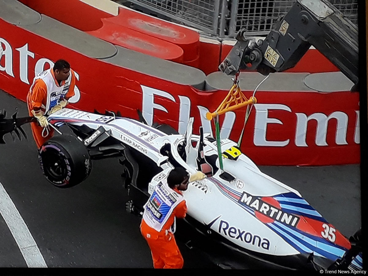 Formula 1-də rusiyalı pilot qəza törətdi (FOTO)